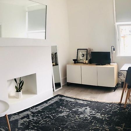 Bright Chiswick Apartment - Great Location ロンドン エクステリア 写真