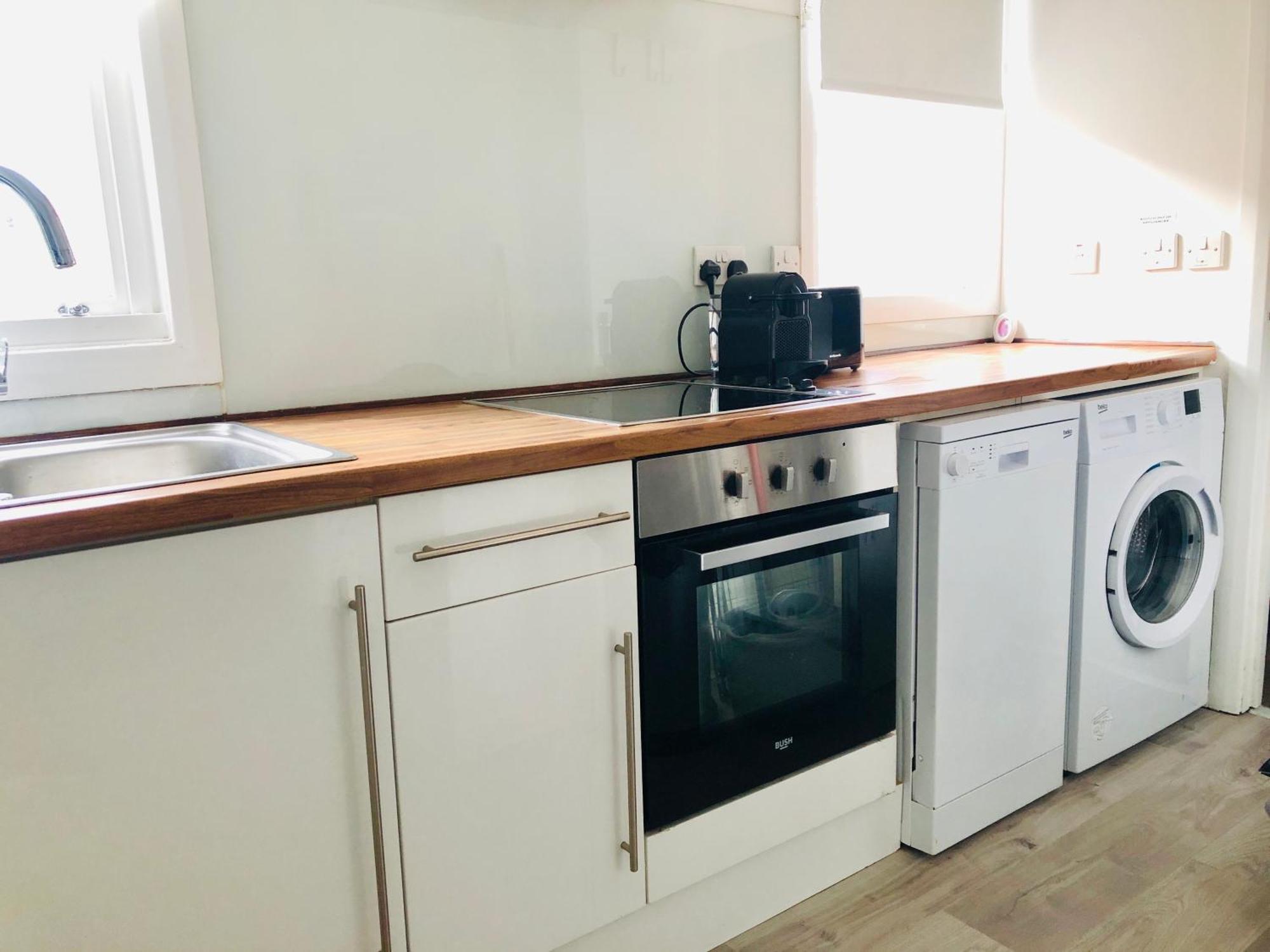 Bright Chiswick Apartment - Great Location ロンドン エクステリア 写真