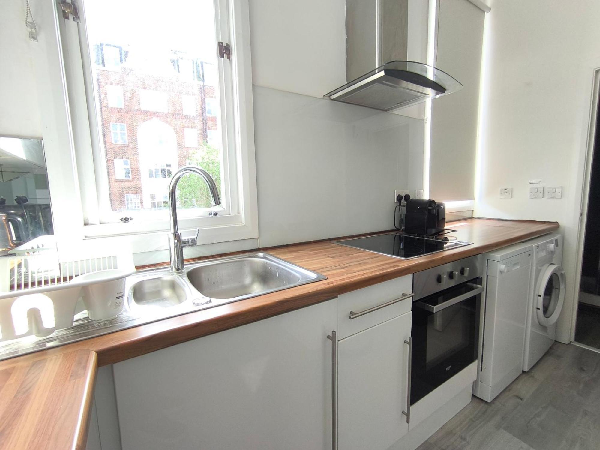 Bright Chiswick Apartment - Great Location ロンドン エクステリア 写真